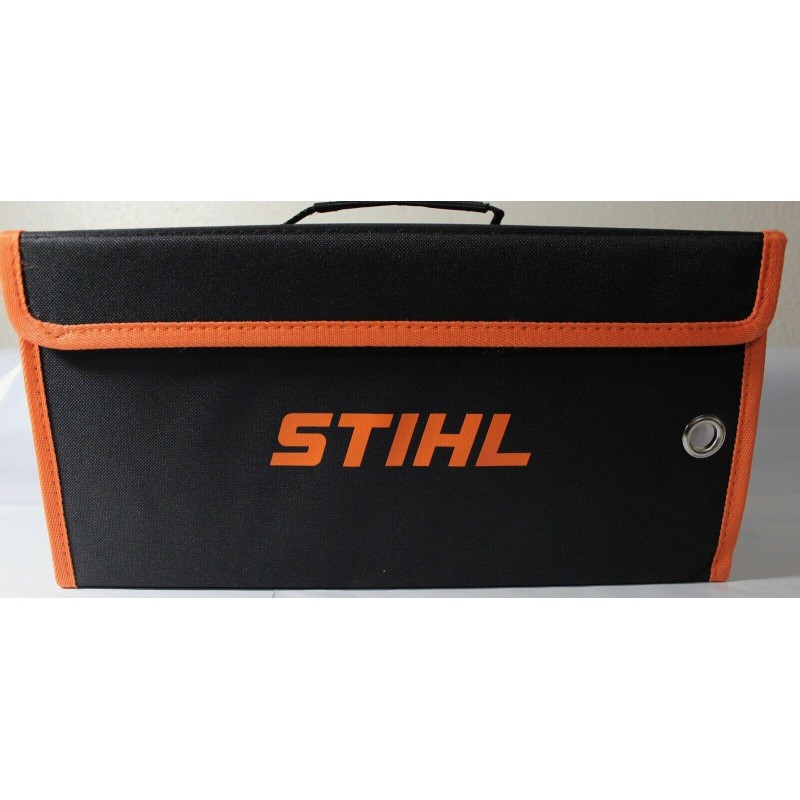 STIHL GTA 26 PRUNER CHAINSAW W/CARRYING CASE, BATTERY AND CHARGER.